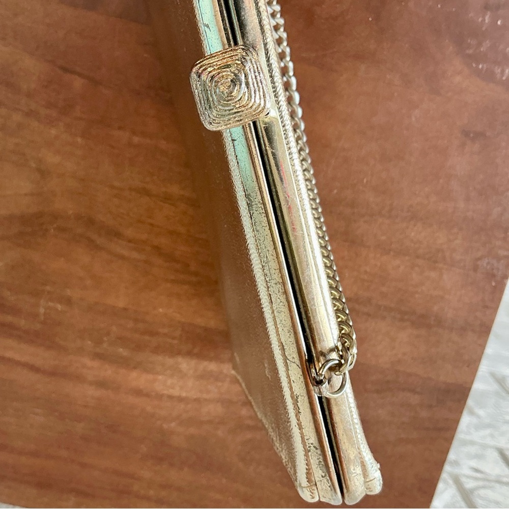 Vintage Gold Metallic Structured Evening Clutch Bag Chain Strap + Clasp Closure - Picture 6 of 13